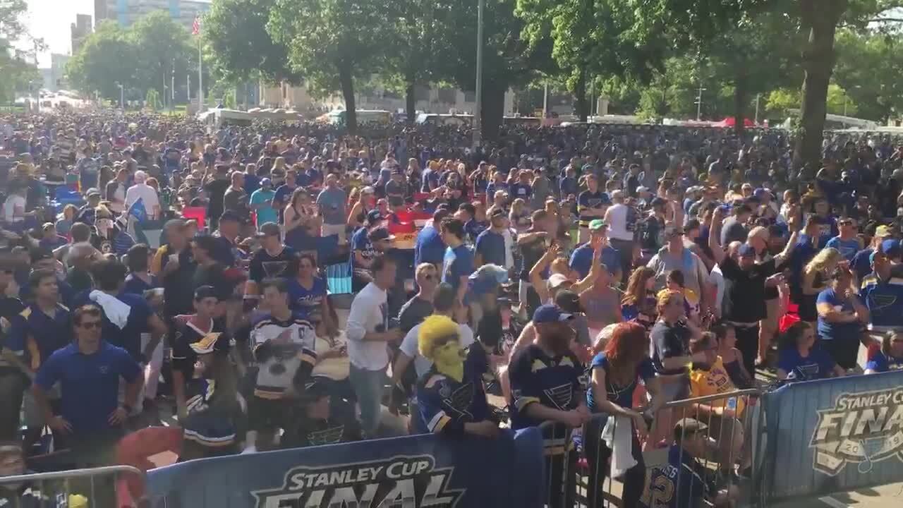 St. Louis Blues fans get warmed up for Game 6 of Stanley Cup Finals