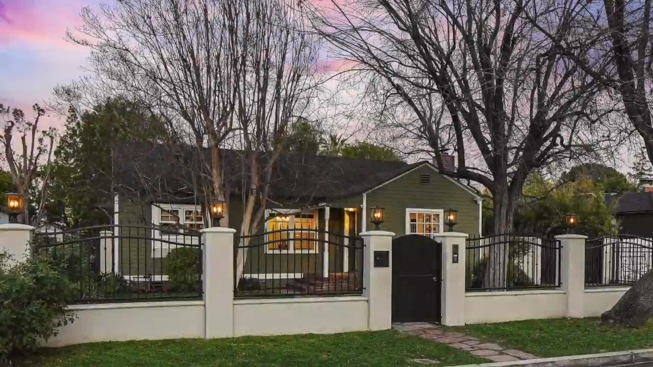 Toby’s house from ‘The Office’ hits market for $1M. See charming California home