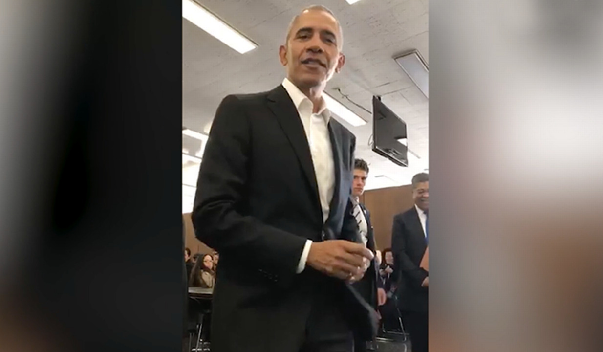 This is why President Obama can be called for jury duty — and vote — in Chicago