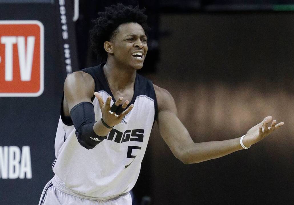 Kings rookie De'Aaron Fox pumps up Monday's duel with Lakers Lonzo Ball
