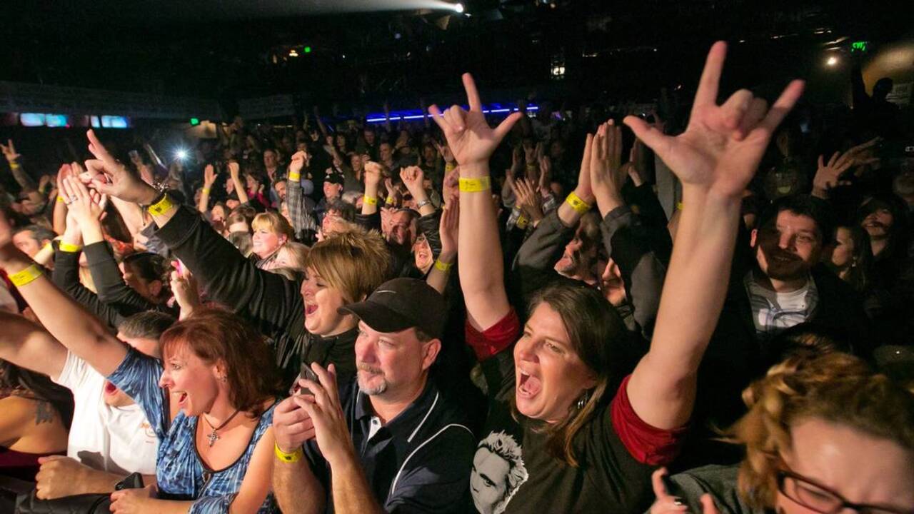 How to find concert tickets online from official sellers