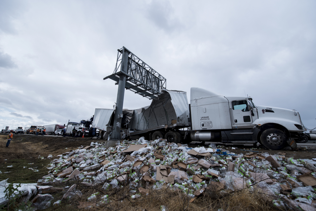 Big rig crash near Atwater closes down part of Highway 99