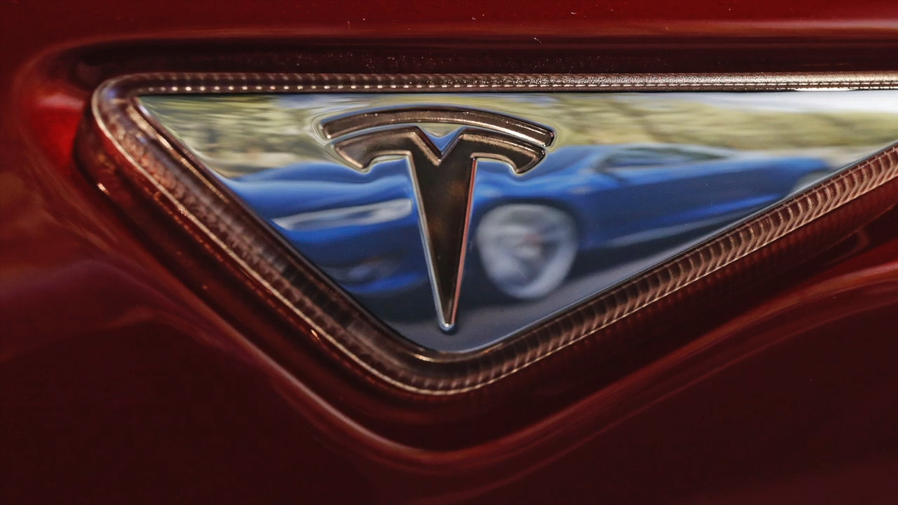 Gov. Musk? Newsom tolerates Tesla’s coronavirus revolt but punishes small businesses