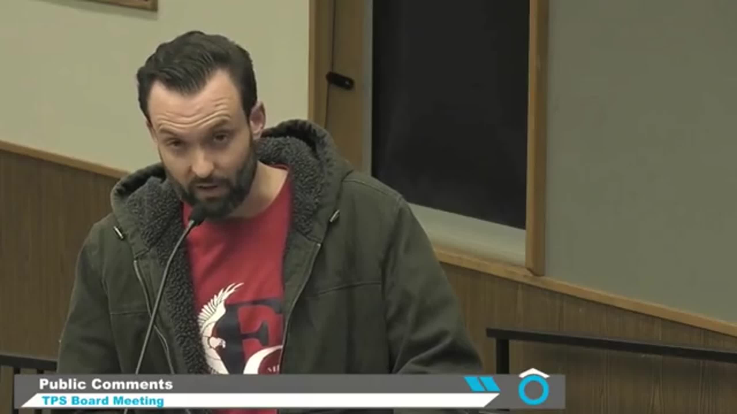 Tacoma teachers complain of “filthy” schools, mice on campus