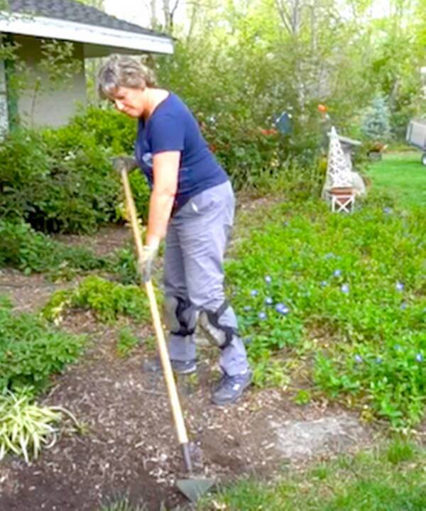 How to clean up a landscaping bed