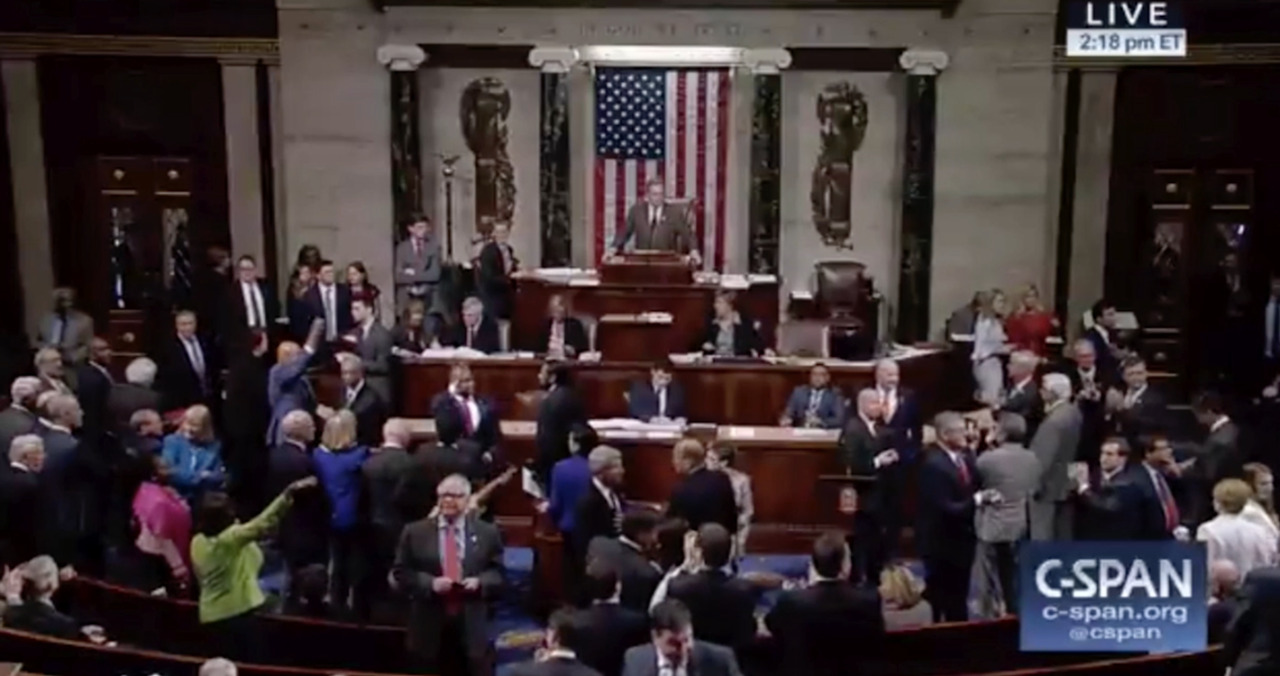 House Republicans pass replacement to Obamacare, sending to Senate for likely changes