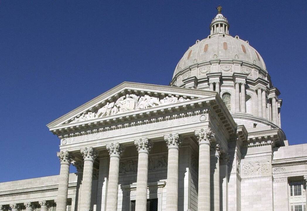Missouri senators sing Kumbaya