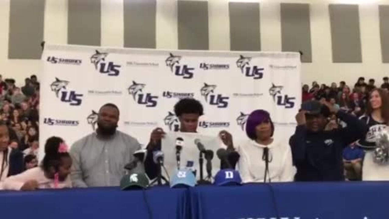 Vernon Carey, the No. 1 basketball prospect in South Florida, makes his college choice