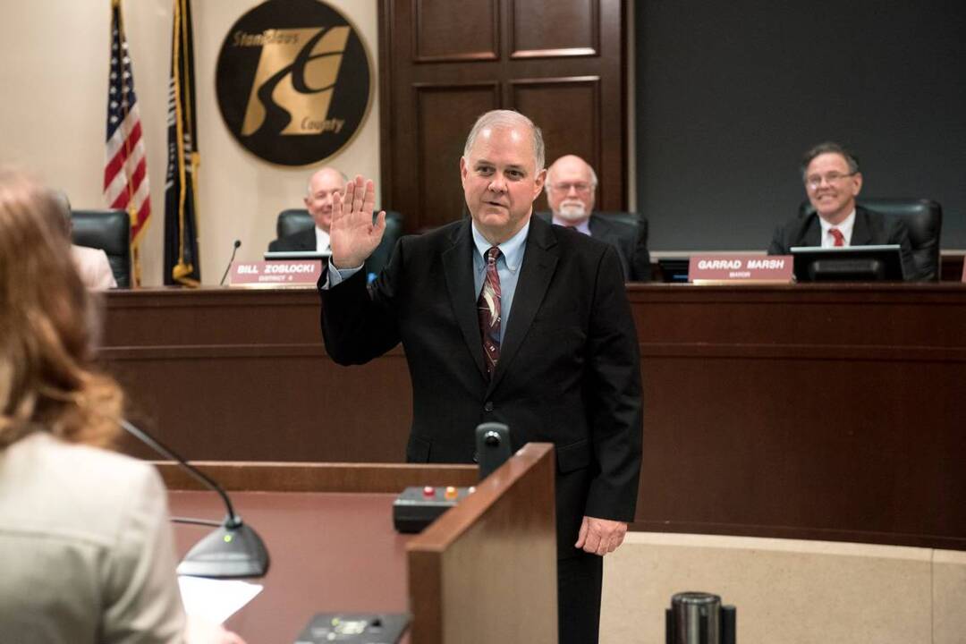 Mayor has plan to hire more cops