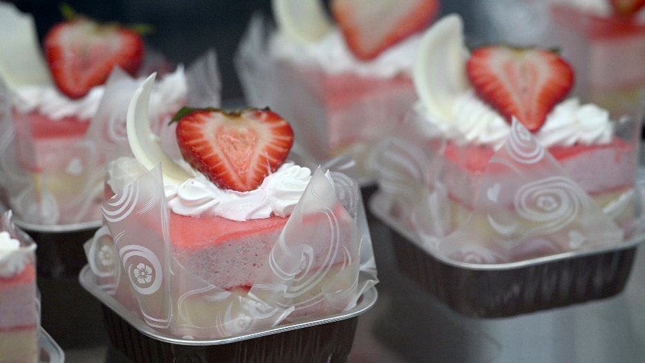 New bakery opens in Orange Blossom Plaza