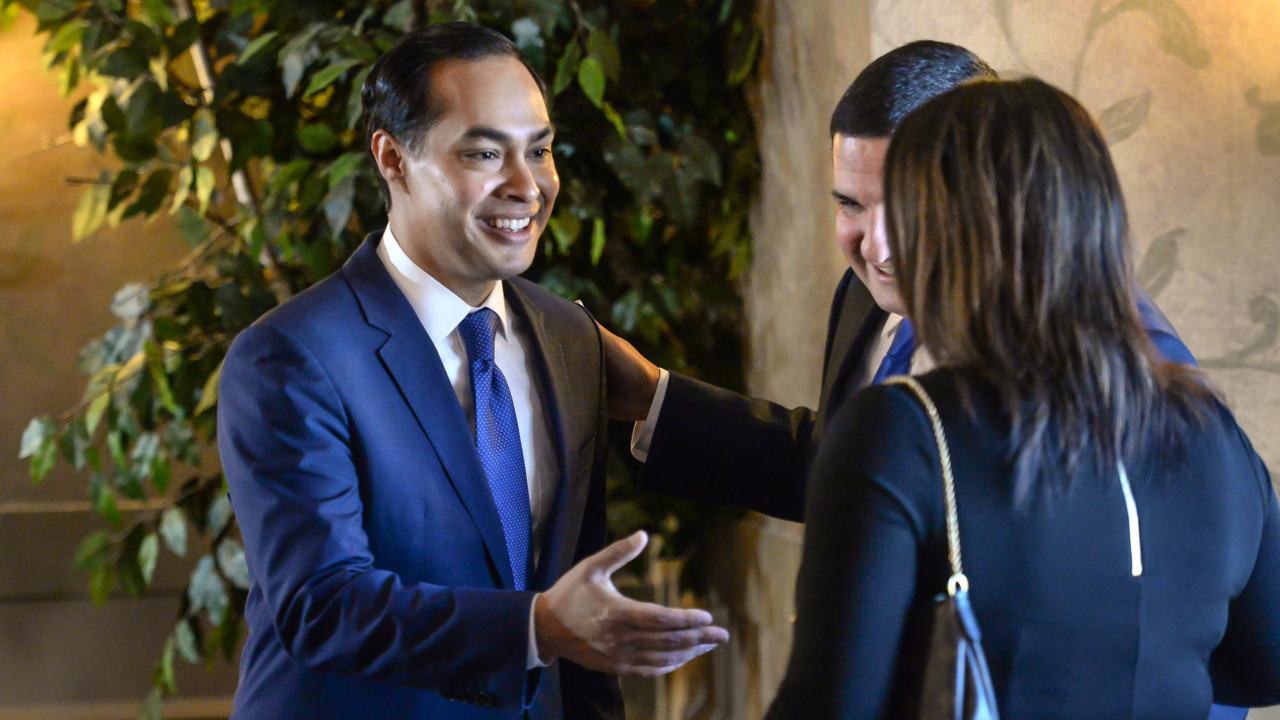 ‘Everybody counts.’ Julián Castro says he won’t forget Central Valley in presidential bid