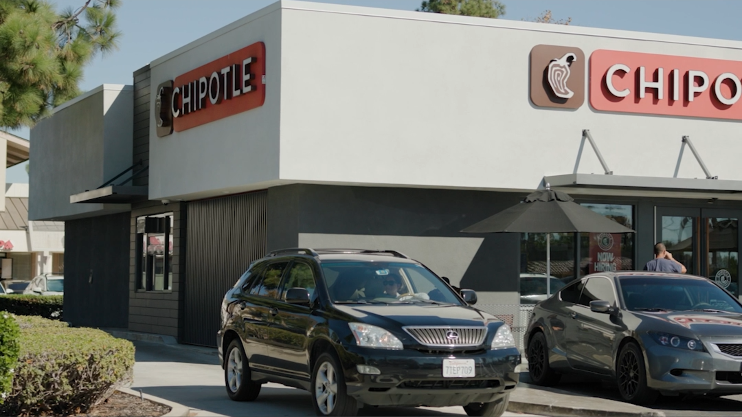 Tulare gets a Chipotle drive-thru. First in the city