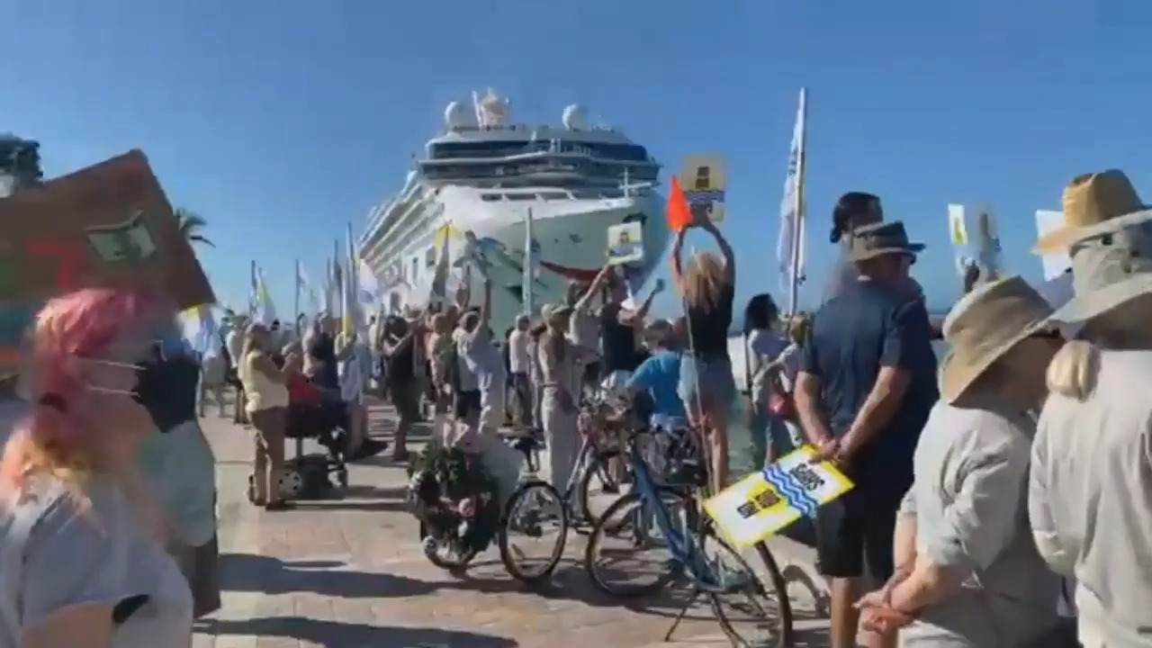 Key West residents protest arrival of large cruise ship | Miami Herald