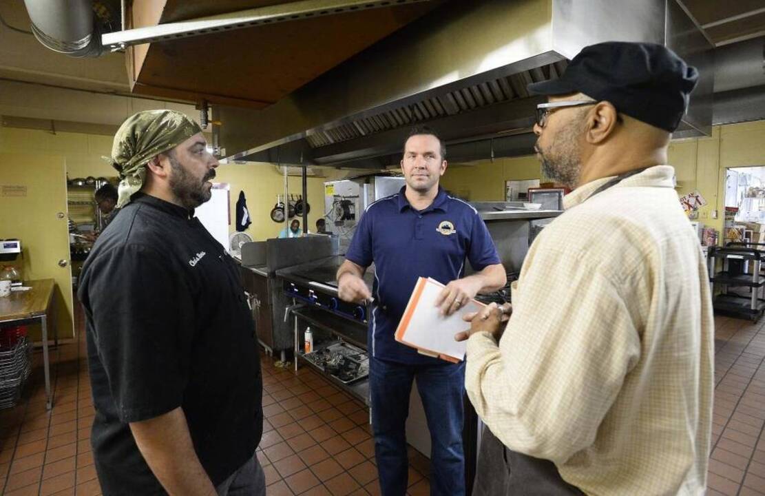 Dilworth restaurant's Thanksgiving tradition is ‘a perfect way to start a holiday’