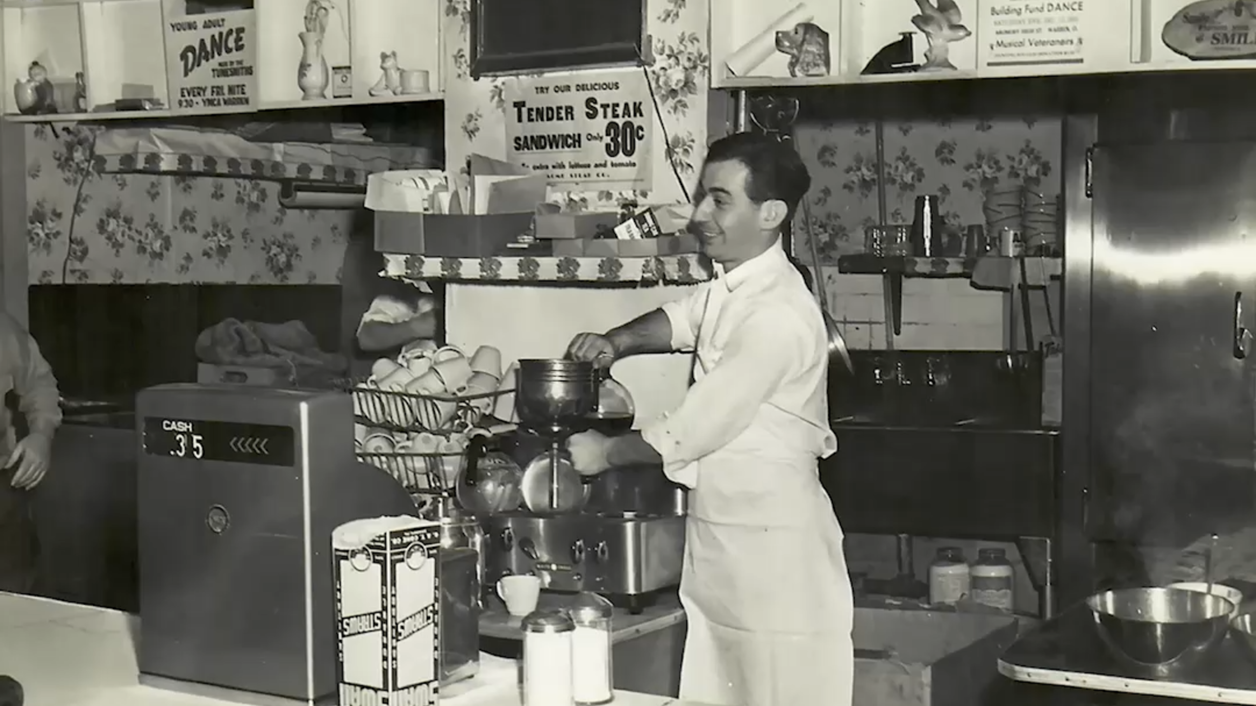 Hot Dog Shoppe celebrates 80 years with $1 chili dogs in Warren