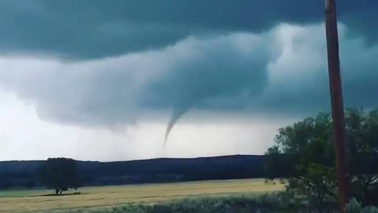 Witnesses capture the formation of a Texas tornado