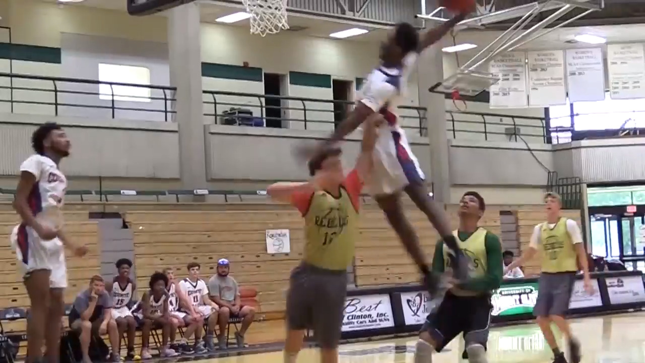Dunk of the Year? Video of high schooler posterizing rival goes viral