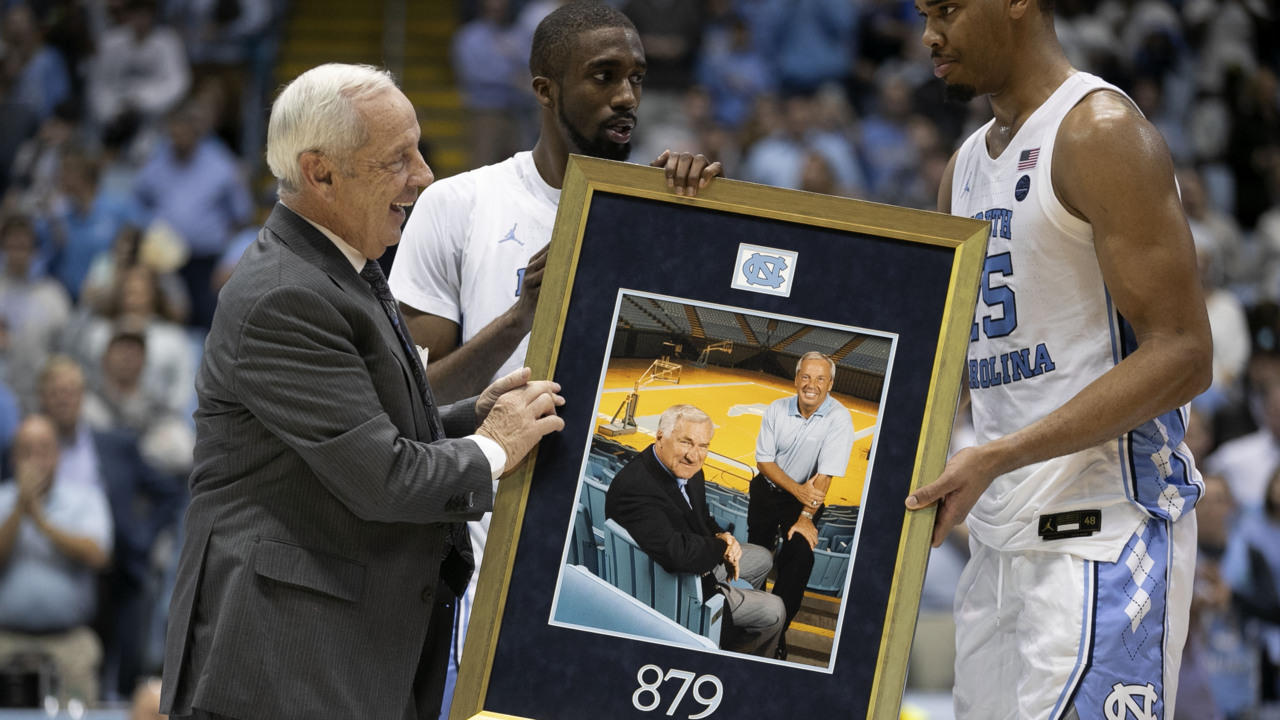 Roy Williams: ‘I think every game I coach is a tribute to coach Smith’