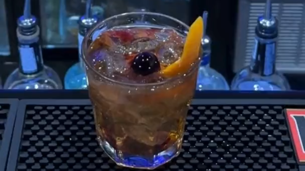 Inside look: Popular Lexington bar, music venue reopens