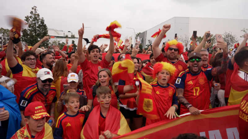 Cheerful Spanish fans march towards Los Angeles stadium ahead of Austria showdown