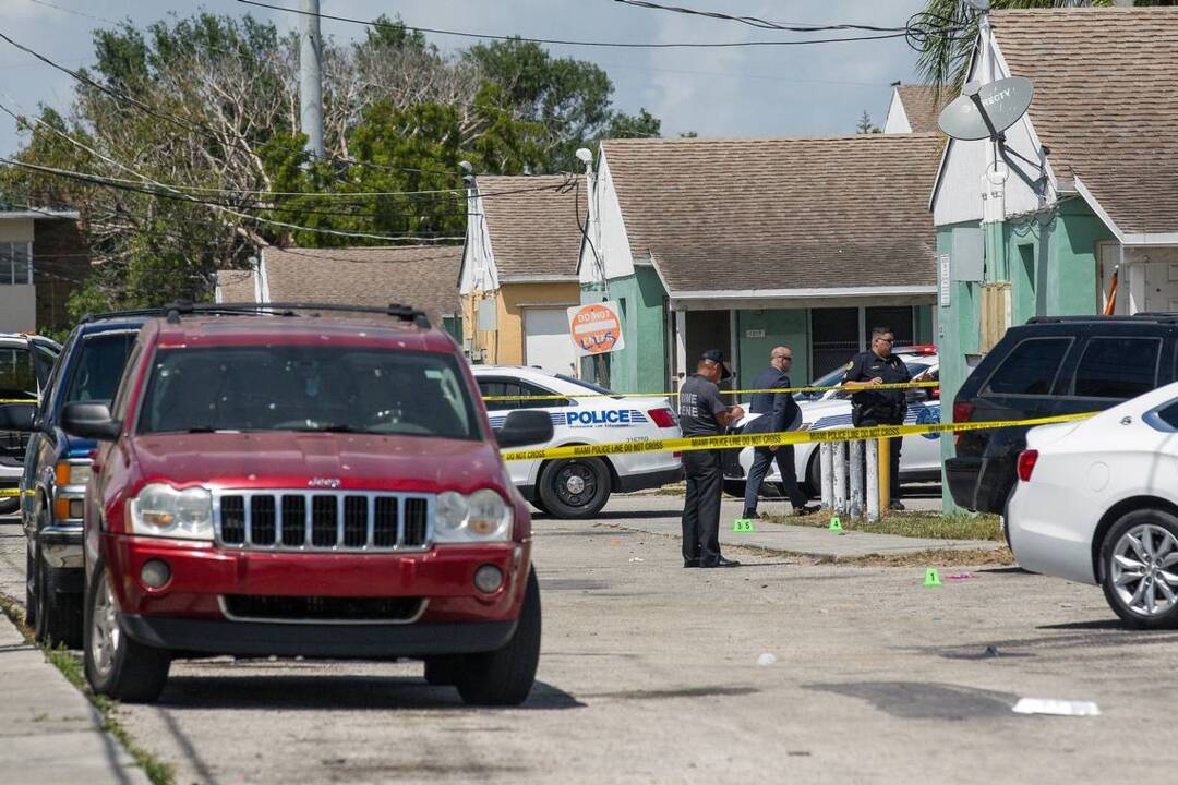 Toddler, 4, dies, two other children hurt in Miami shooting | Miami Herald