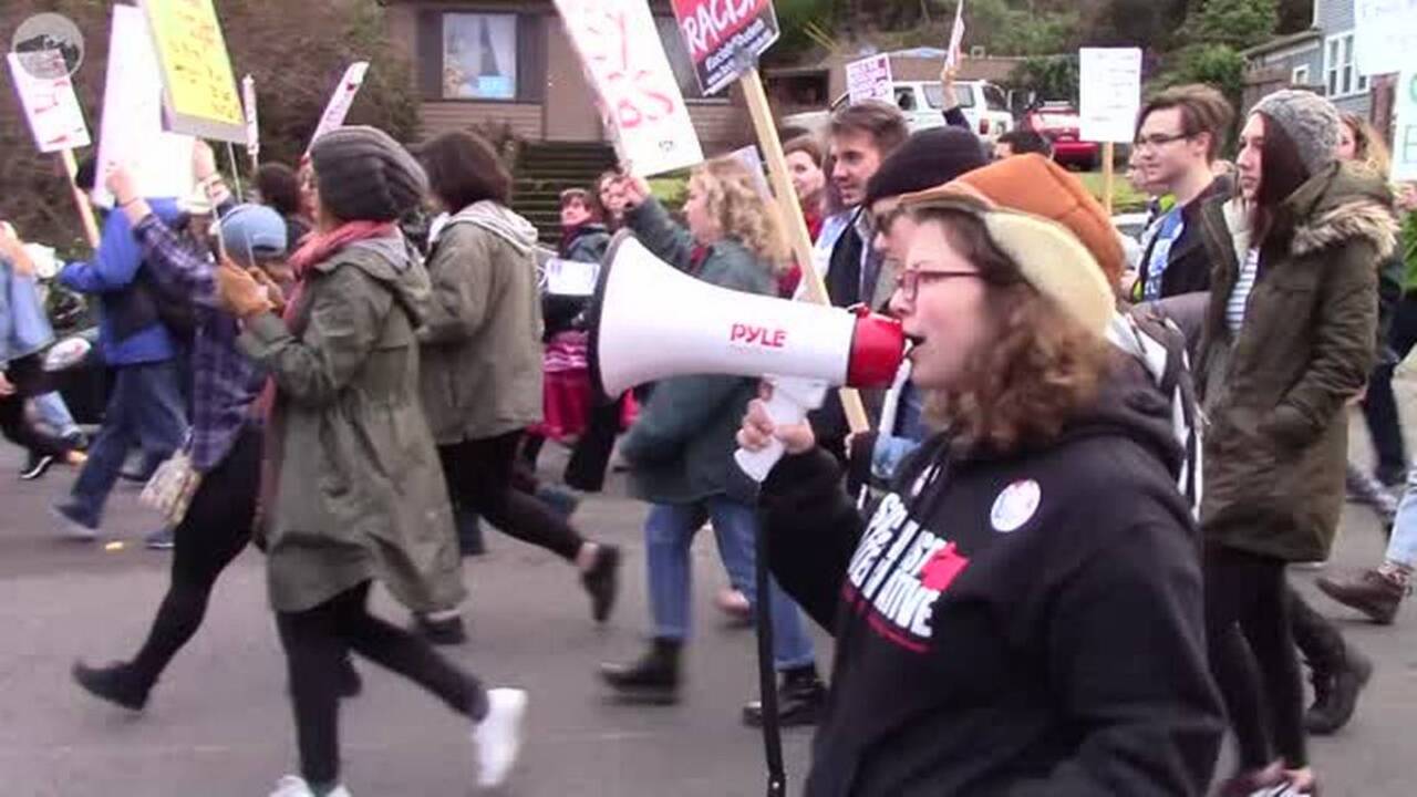 WWU students march on downtown Bellingham in #ResistTrump protest ...