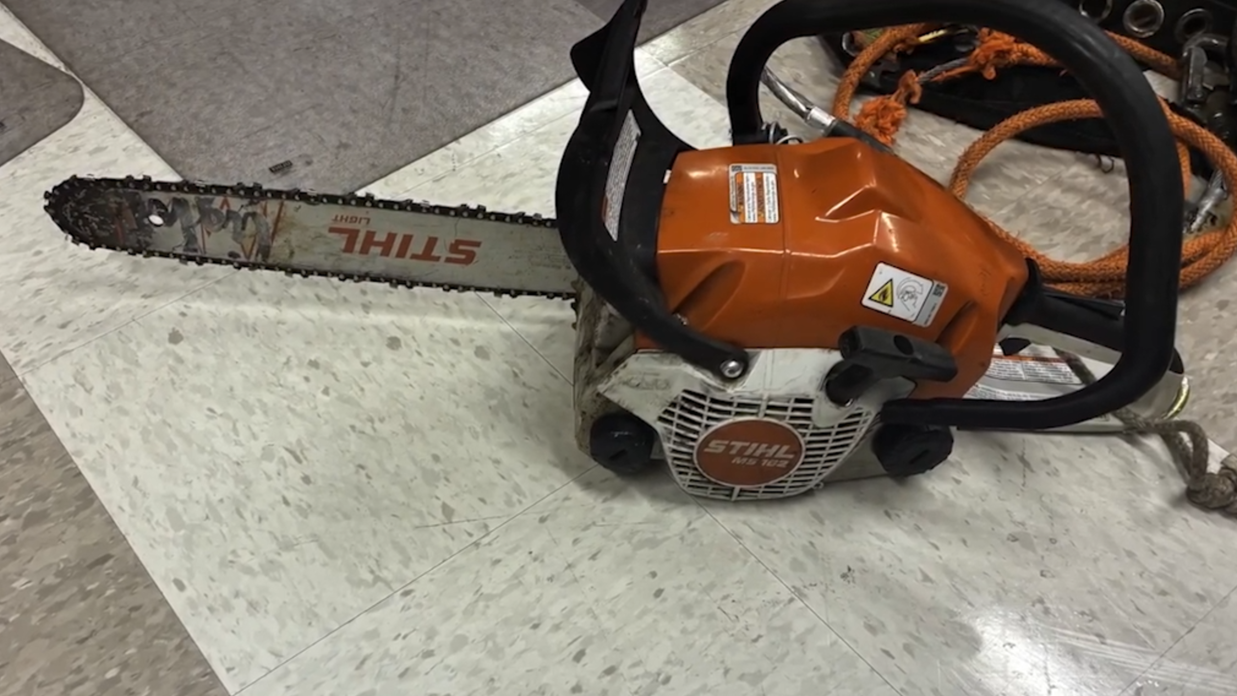 Man threw chainsaws at police during Pierce County pursuit, charges say