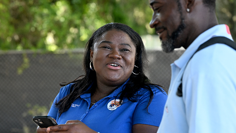 Bradenton police and social workers connect homeless with resources