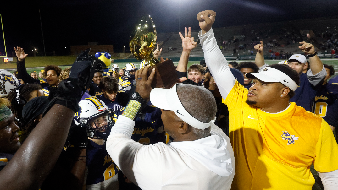 Fort Worth Arlington Heights celebrates playoff win