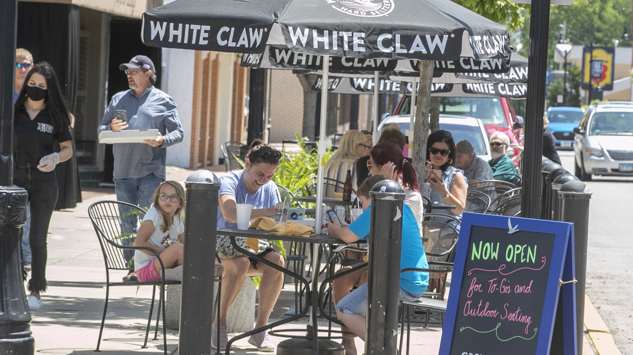 As Illinois opens from coronavirus, customers return to downtown Belleville for outside dining