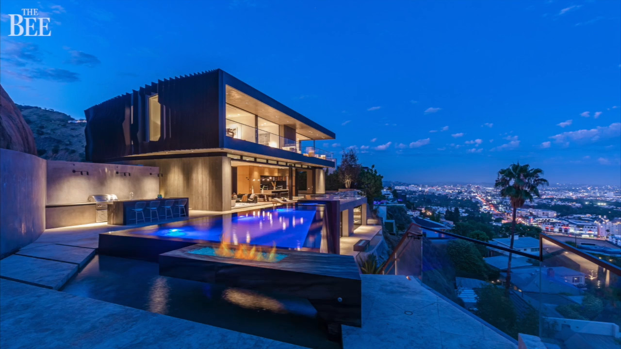 ‘Modern retreat’ hidden behind a famous California landmark seems enchanting. See why
