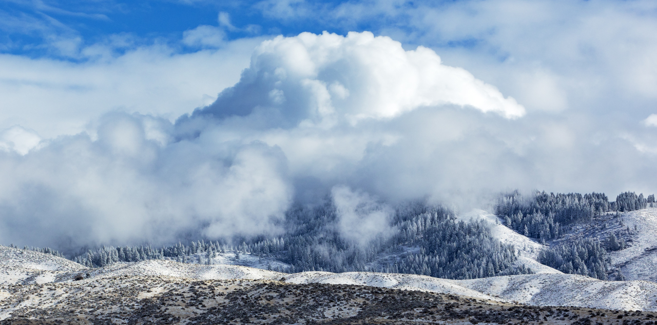 Snow begins to blanket the Boise Foothills