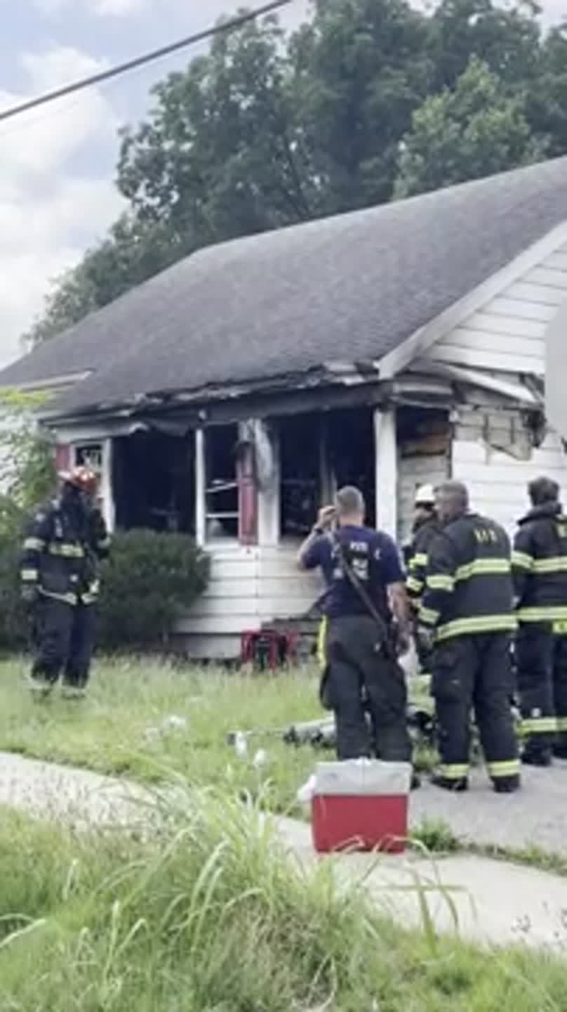 Belleville house fire closes down both direction of Sherman St.