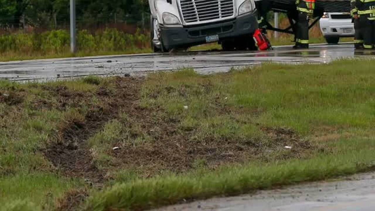 Jackknifed semi on interstate near Wichita | Wichita Eagle