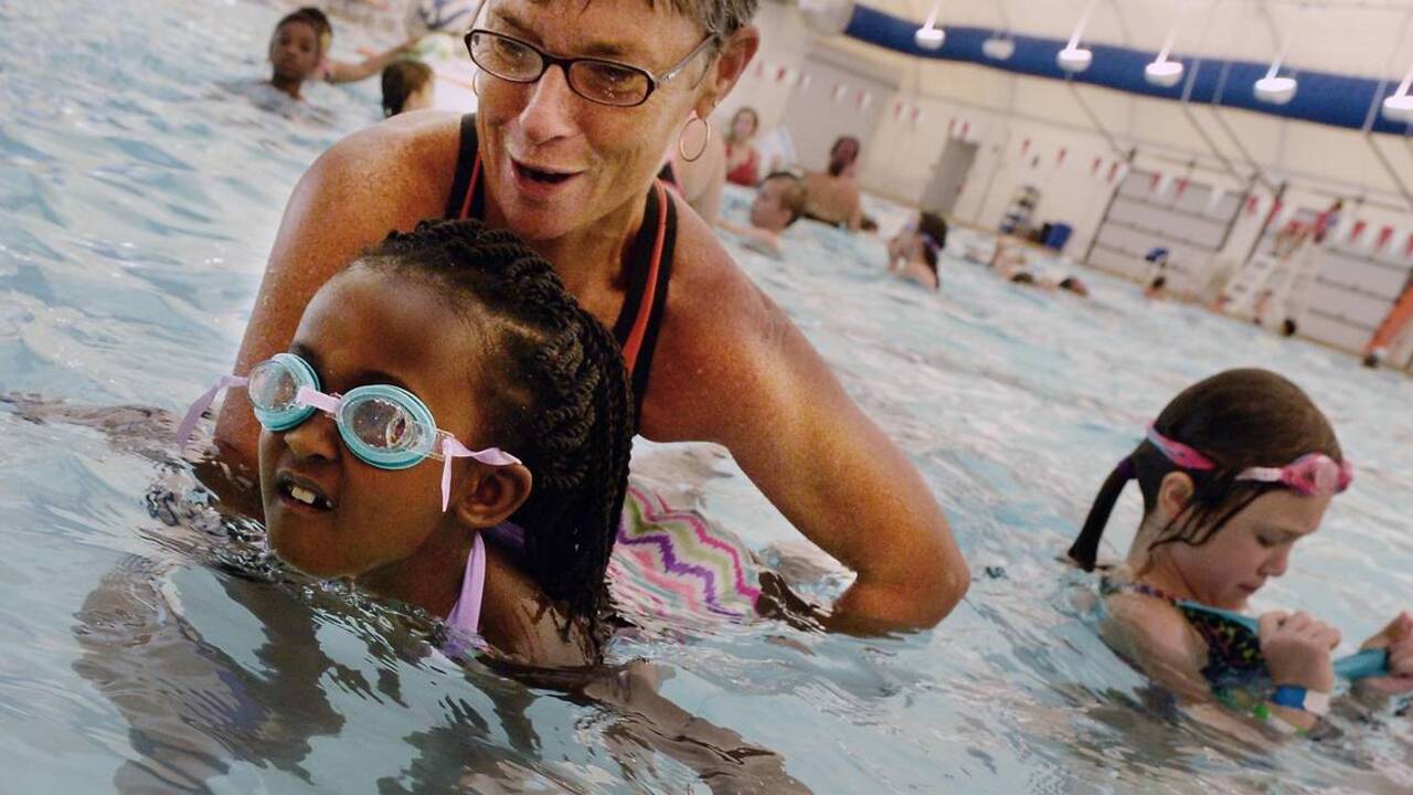 Raleigh swimmers take part in World’s Largest Swimming Lesson