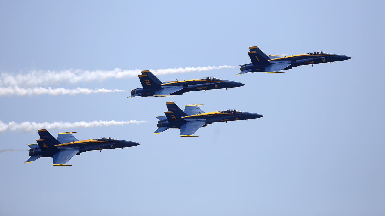 Blue Angels wow huge crowd during air show in Biloxi