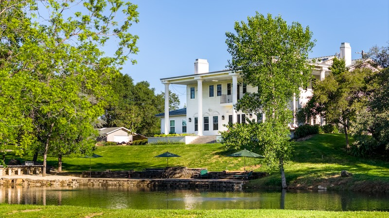 Explore Mount Vernon-like estate in Newcastle, near Sacramento