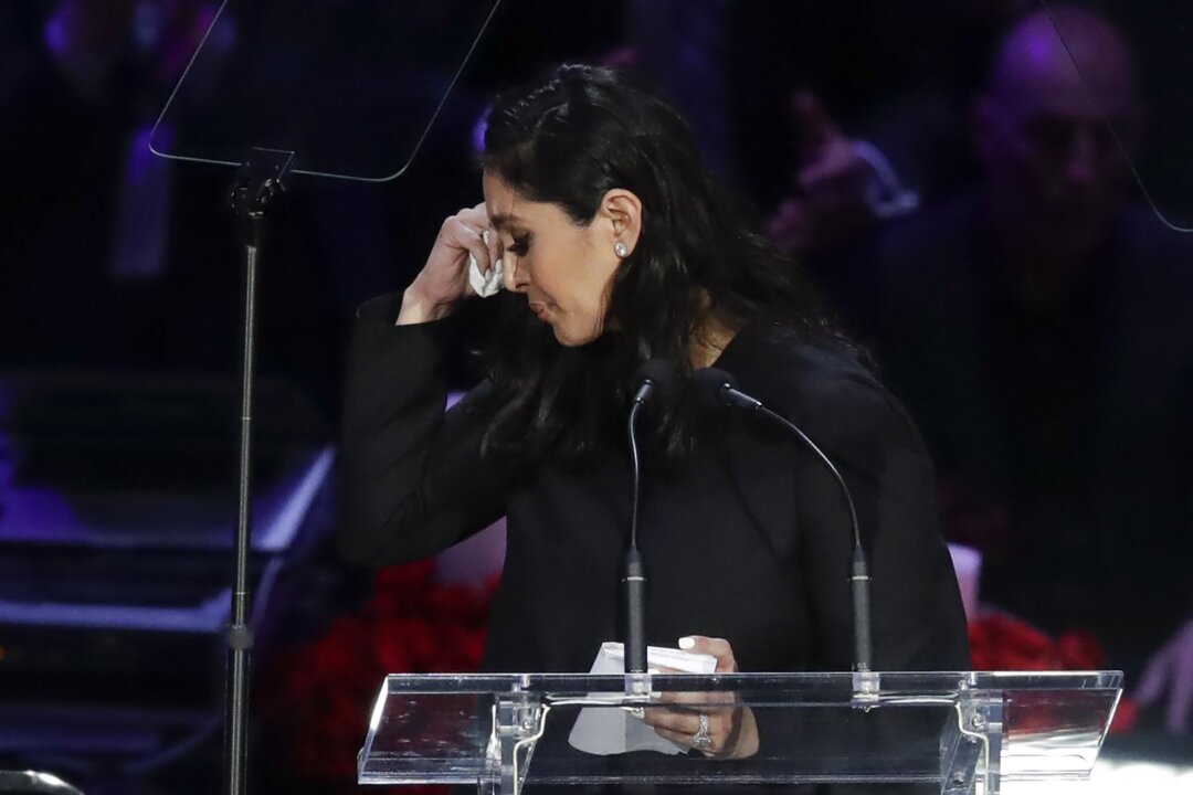 Watch public memorial held in LA for Kobe and Gianna Bryant