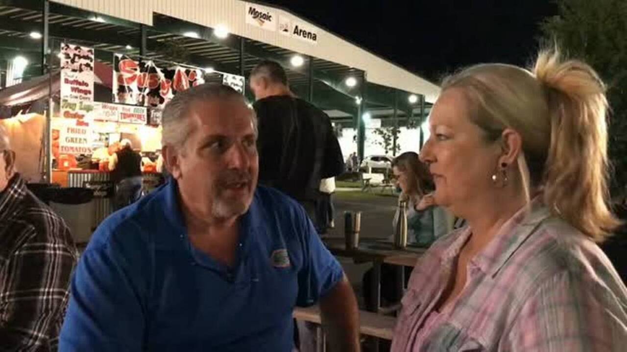 Swine show, traveling acts highlight fair’s opening night