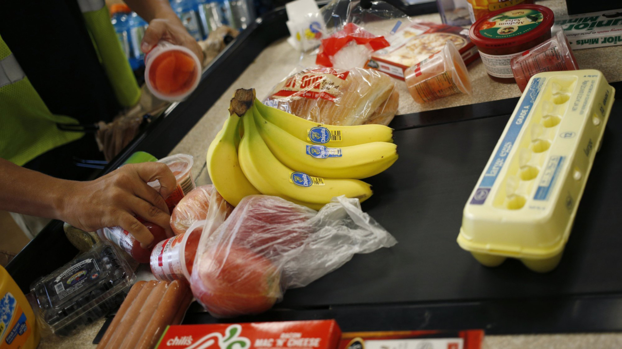 More shoppers want to buy groceries online - Amazon, Kroger, Wal-Mart jump on tasty trend