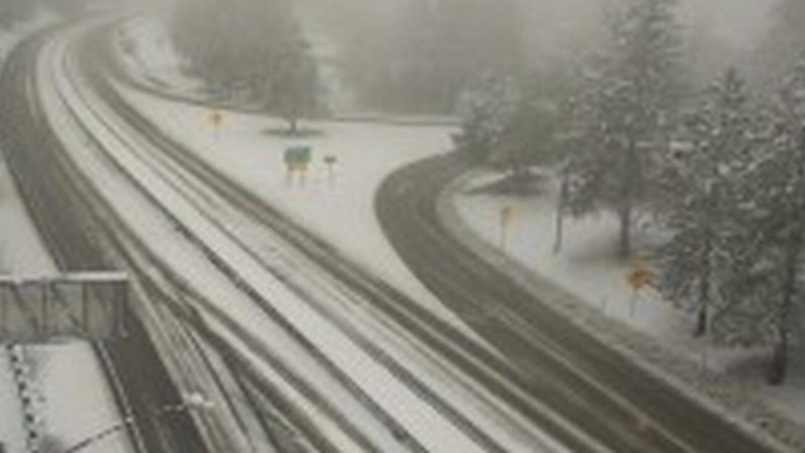 Watch: Foul weather continues as some take precautions after Sierra avalanche