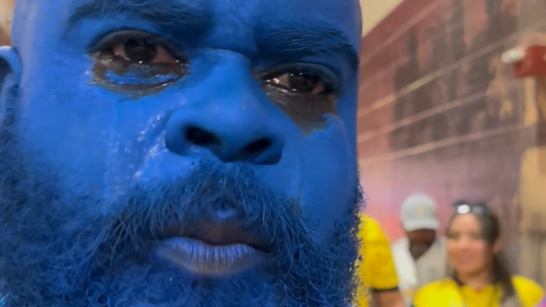 'Captain Blue Fish' cheers on Curaçao vs. Ecuador in KC