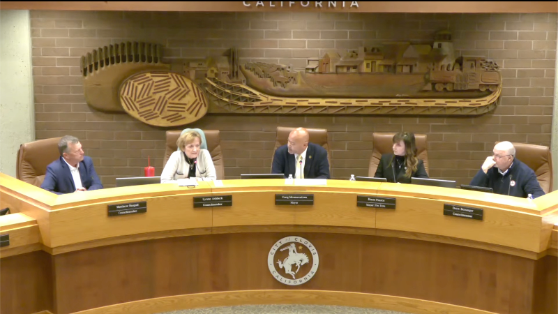 Clovis decides to display "In God We Trust" in council chamber
