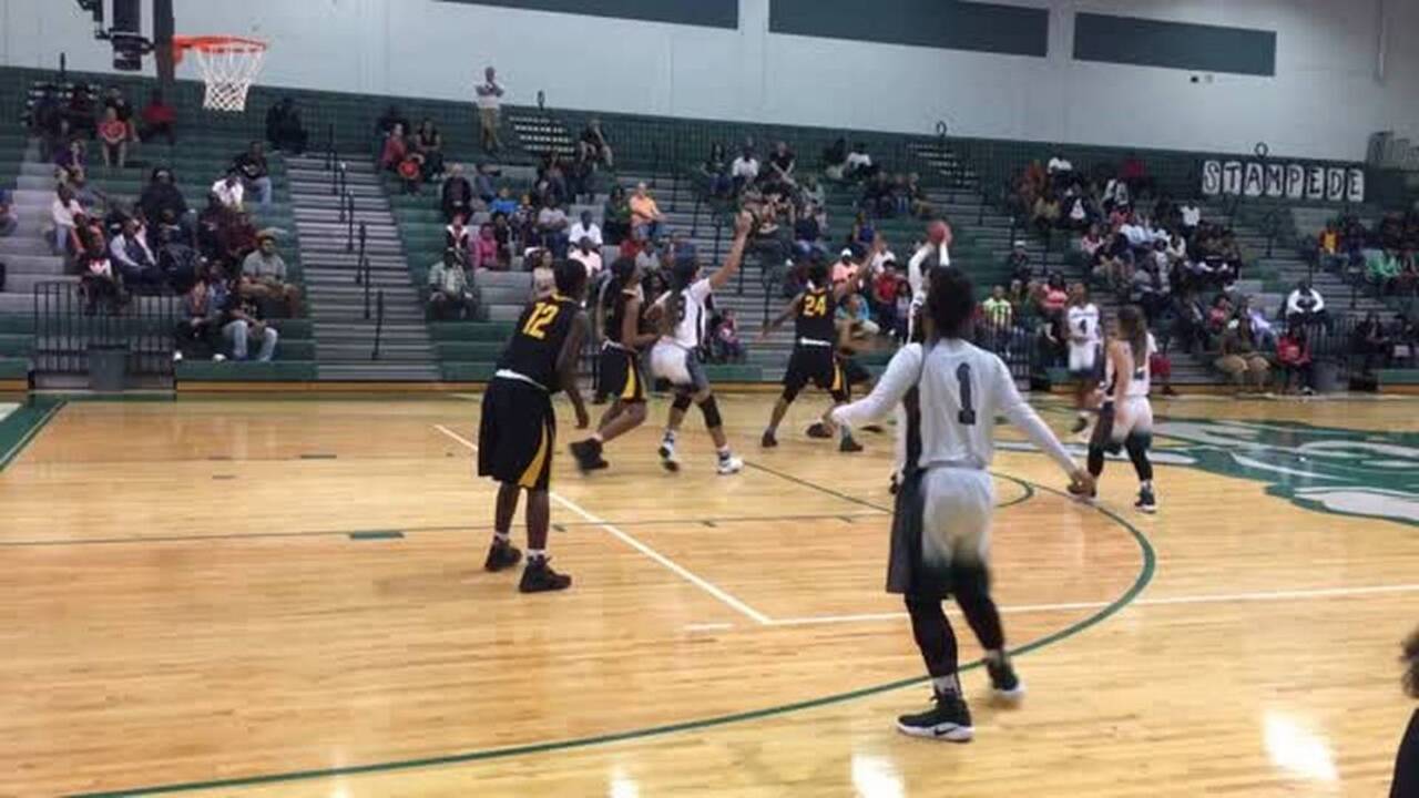 Lakewood Ranch girls basketball travels out of Florida for the first time