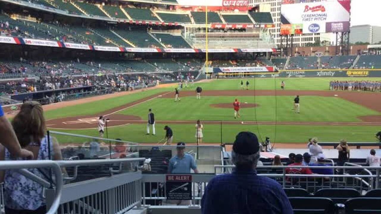 Macon's Les Jones throws out first pitch at Braves game