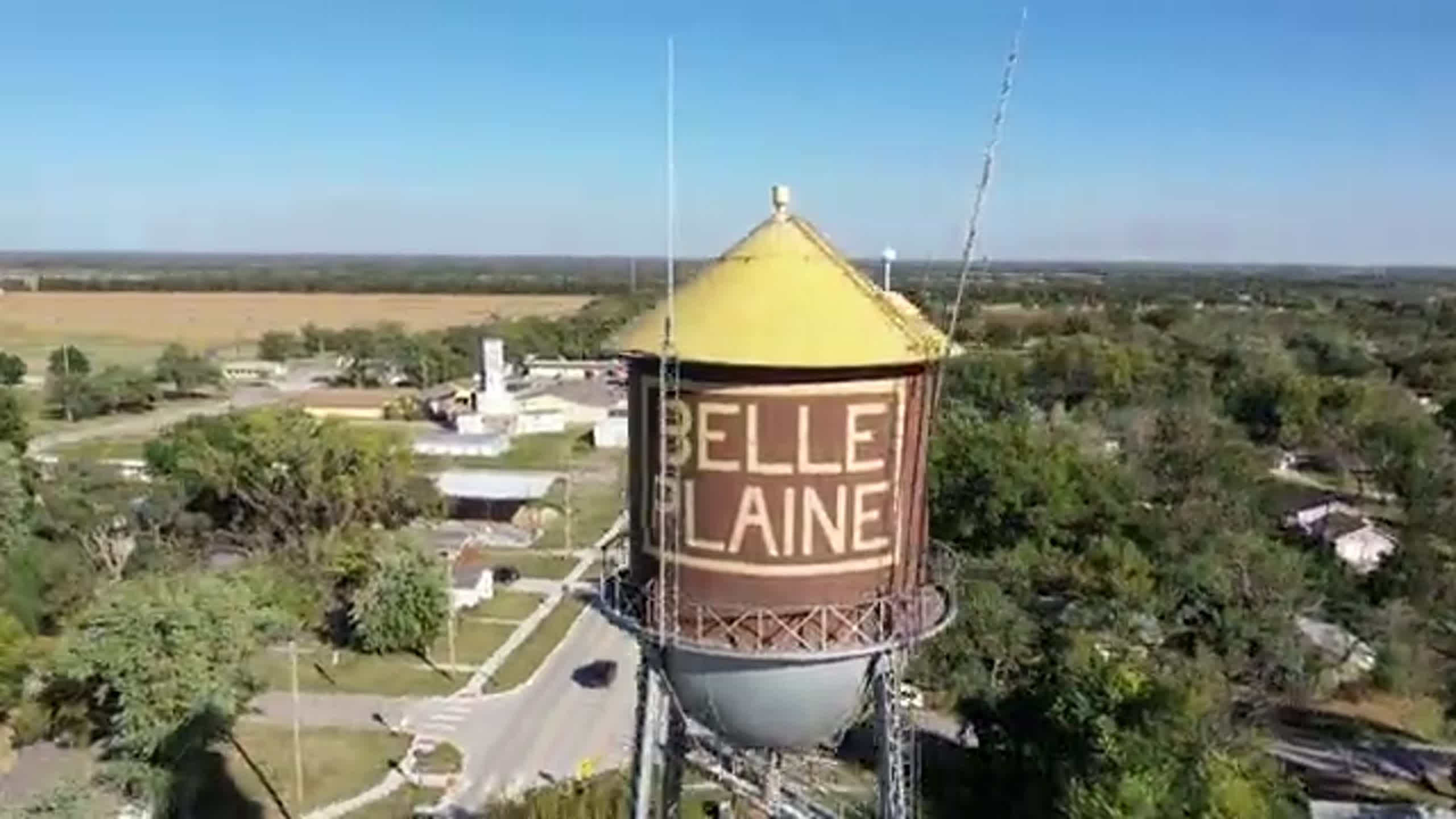 Kansas town hopes to turn water tower into tourist attraction