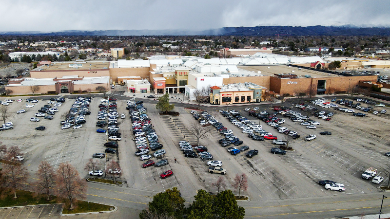 Boise Towne Square now reserves prime parking for paying patrons