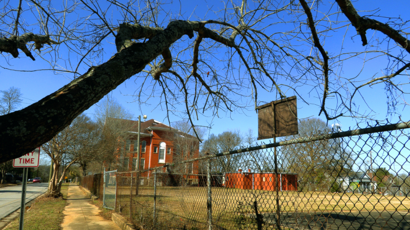 Video: School board agrees to sell former Columbus school, property.