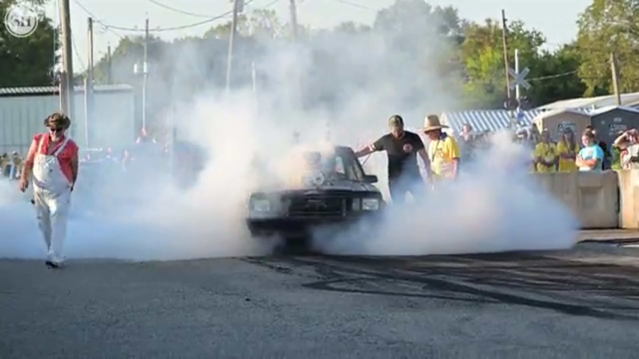 See custom cars burnout in this year's Burn 'Em Up In The Pass
