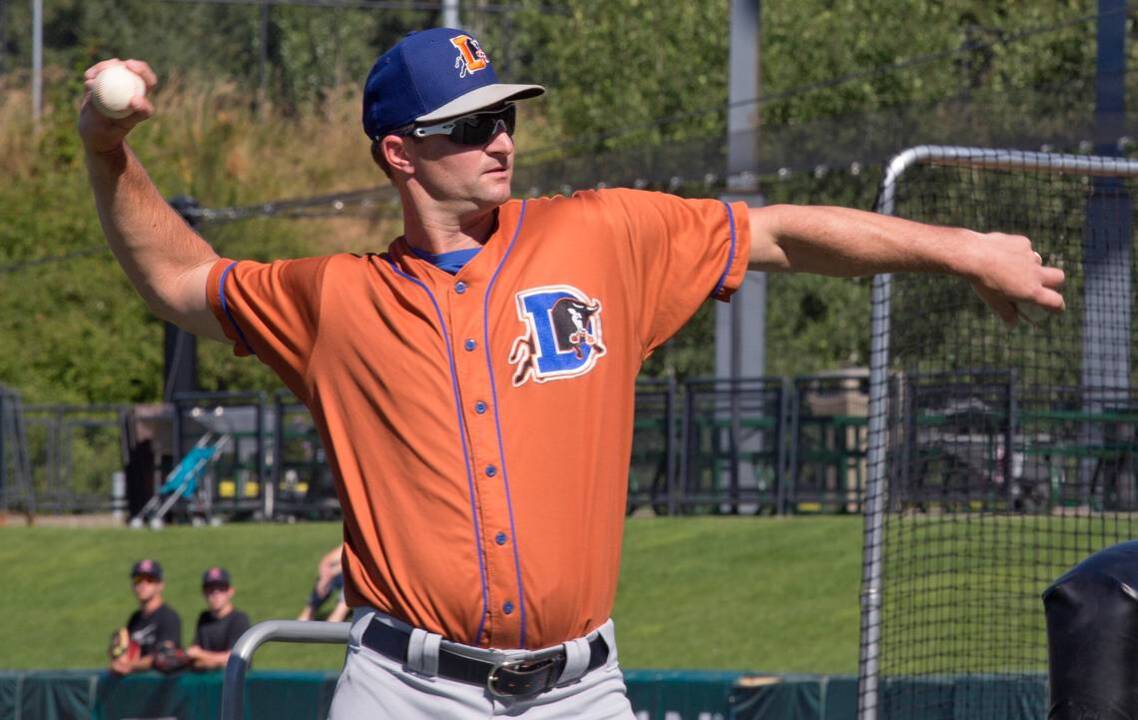 Sandberg looking to make it back to the big leagues, this time as a coach